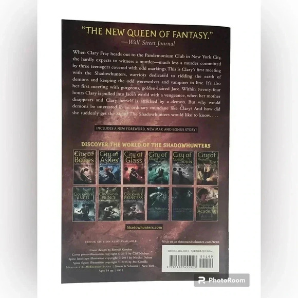 City of Bones by Cassandra Clare Book 1 of The Mortal Instruments - Picture 3 of 5